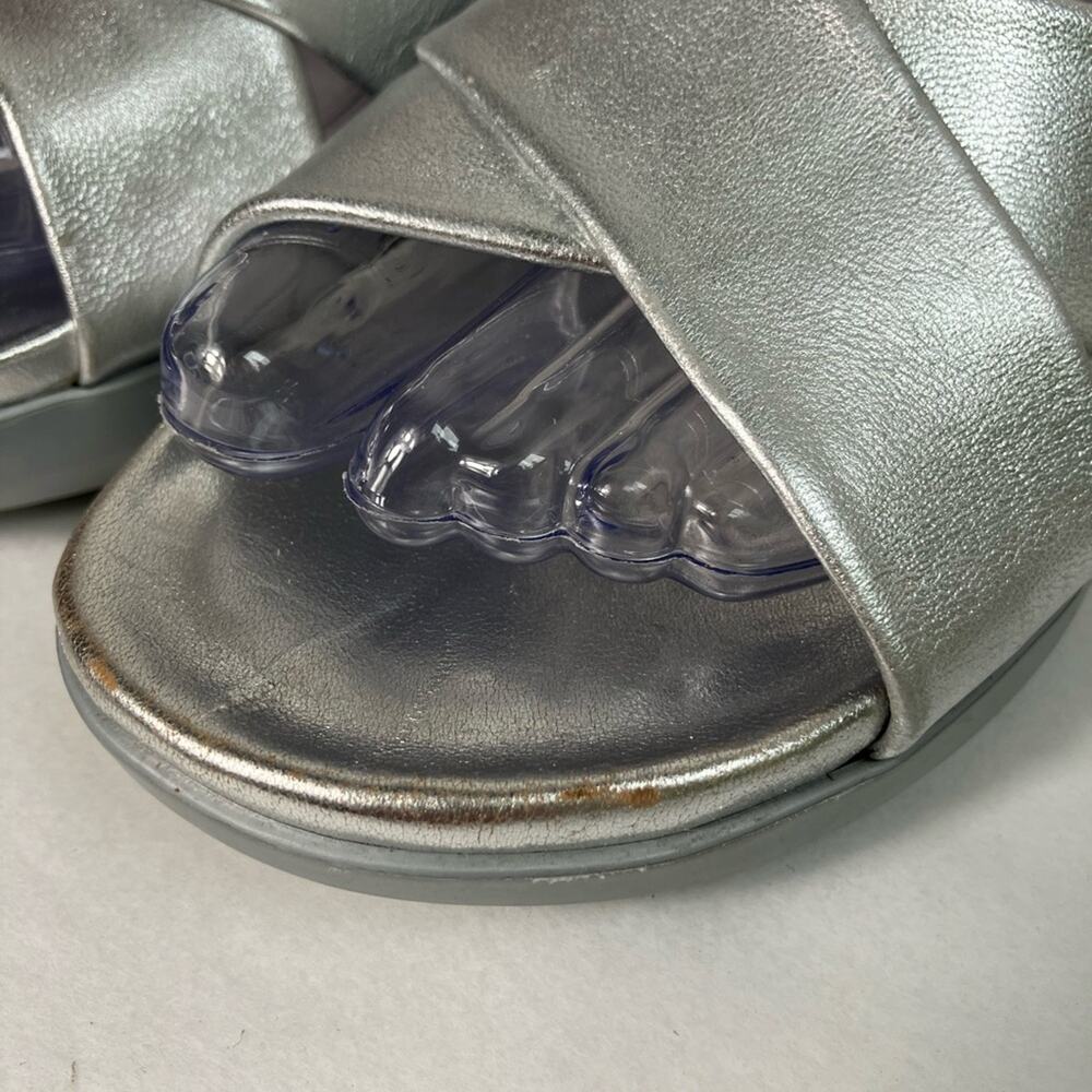 Munro Womens Brinn Sandals Silver Leather Ankle Strap Crisscross Size 6.5 summer - Picture 4 of 10